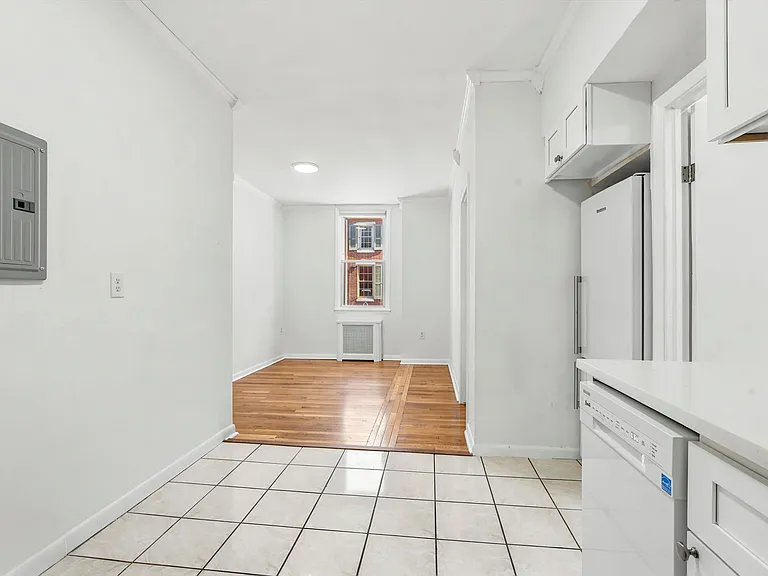 1010 Pine St #2FF — Photo 4
