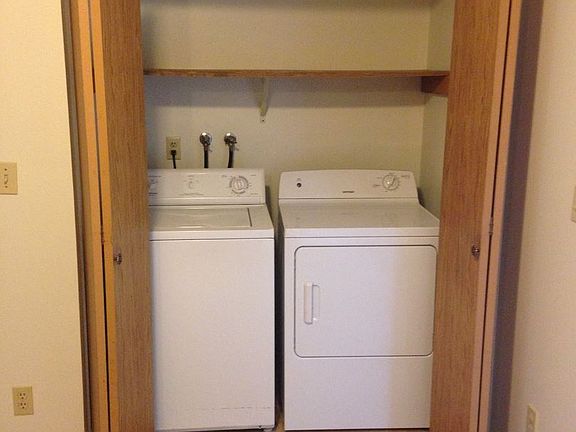 5th image of 5731 200th St SW APT 10