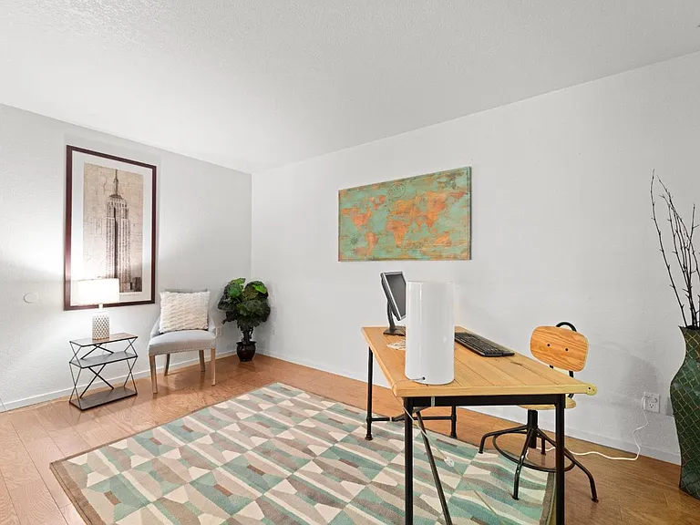 2042 University Park Dr — Photo 11