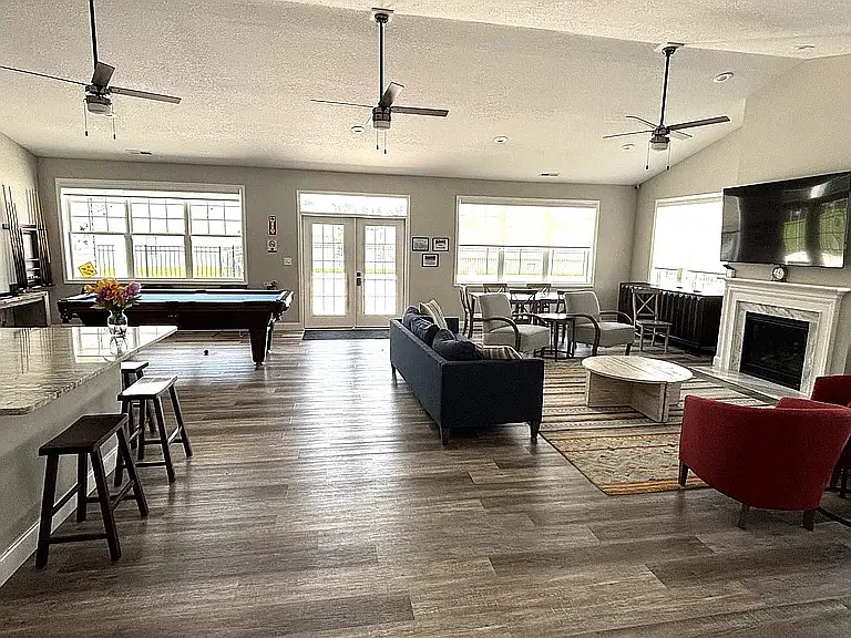 3 bed, 1422 sqft, $1,995 — Photo 4
