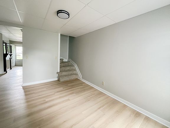 3rd image of 2313 East Ave