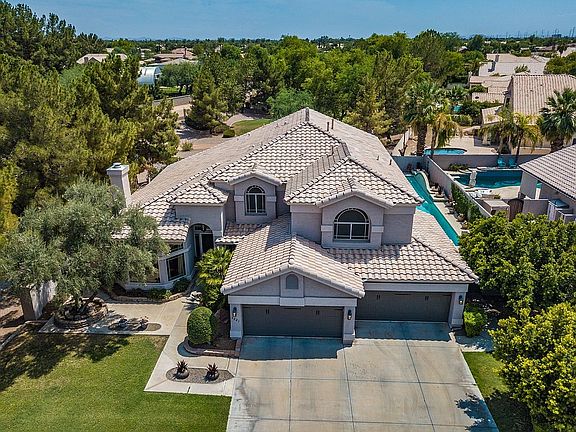3rd image of 6221 W Corona Dr