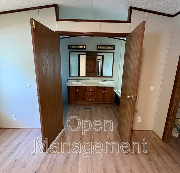 1400 Cleveland Rd #22 — Photo 8