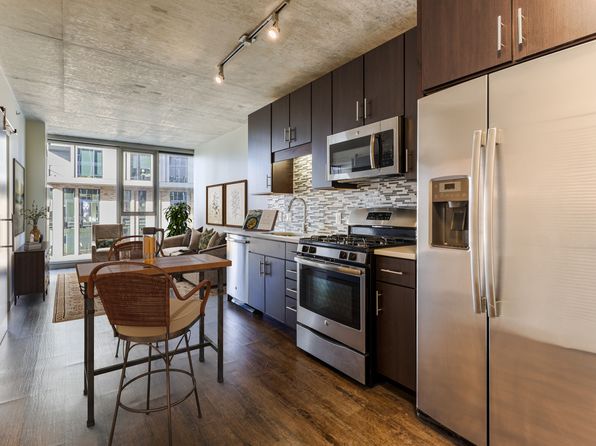 11 S Green St UNIT 1002