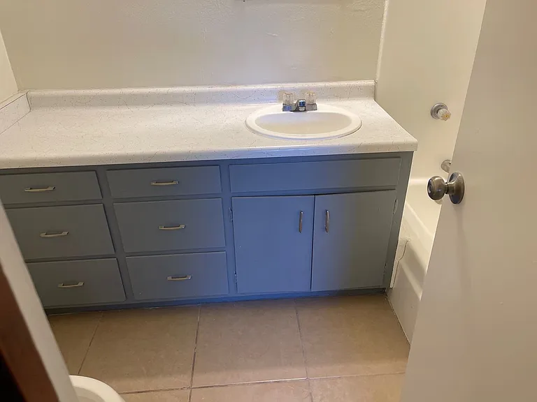 Fontana Court Apartments — Photo 8