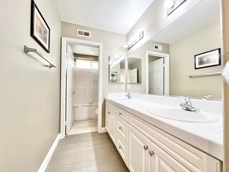 5003 Sterling Grove Ln — Photo 20