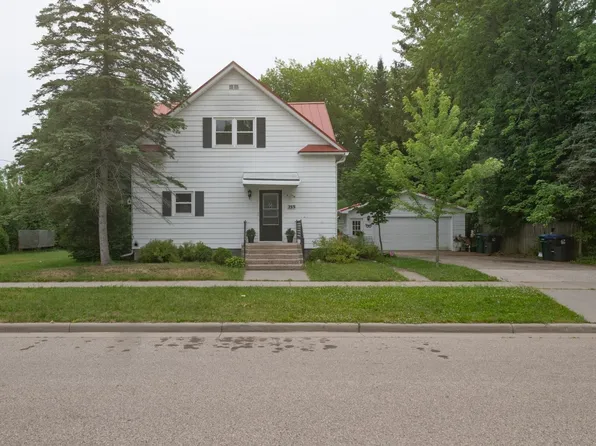 215 N Oxford St, Wautoma, WI 54982