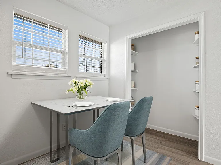 Midpoint on Wilshire - $79 Rent Reduction PLUS $300 OFF Move-In Costs on 2 Bedrooms! *Limited to ... — Photo 9