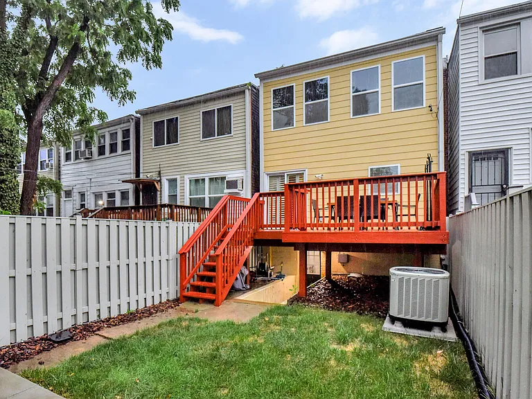 821 Madison St NW — Photo 40