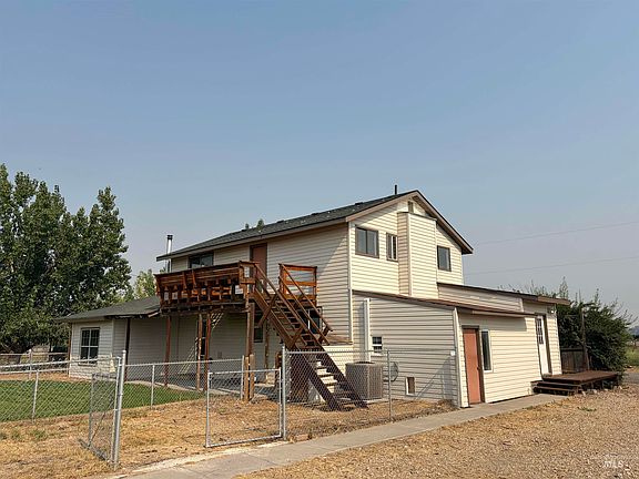 3rd image of 27924 Sand Rd