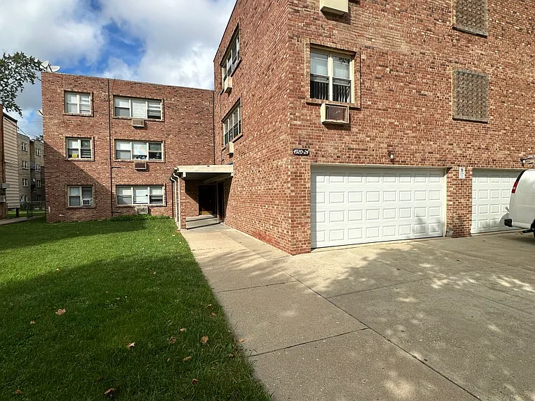 4924 Mulford St #3E — Photo 12