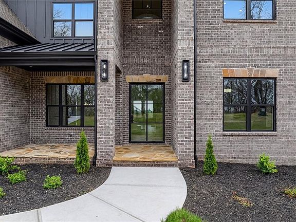 4th image of 3267 N Bogan Rd