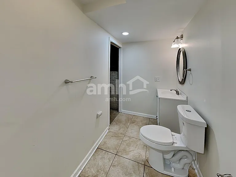 640 Norfolk Sq S — Photo 18