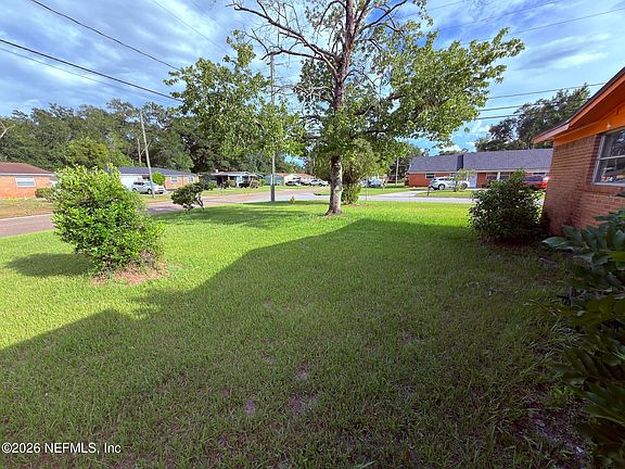 4th image of 9806 PRIORY Avenue