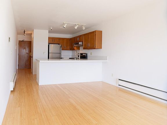 4th image of 275 Burnett Ave APT 6