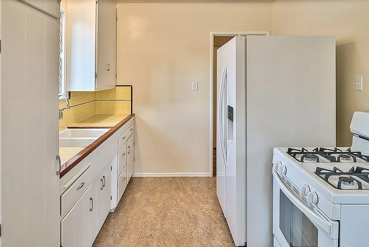 1 bed, 750 sqft, $2,546 — Photo 4