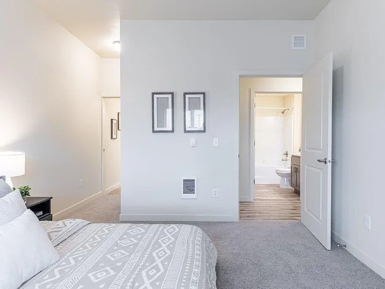 The Jax Apartments — Photo 9