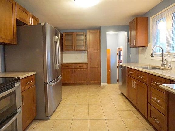 5th image of 104 Danebrock Dr