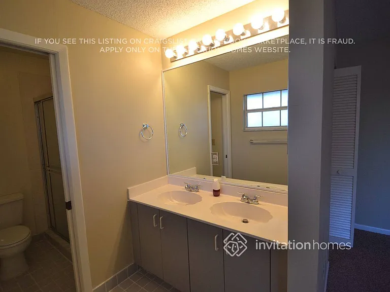 531 NW 207th Ter — Photo 9