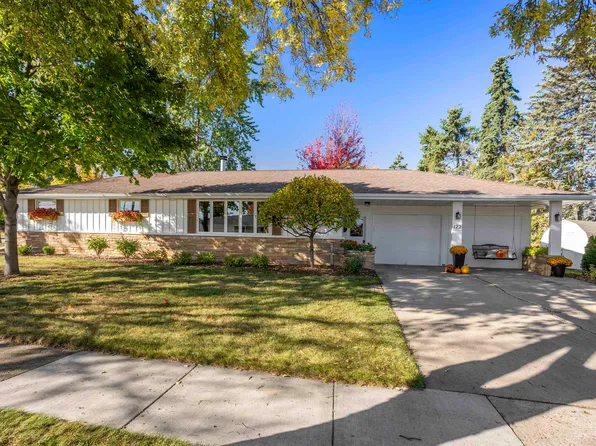 122 Louise St, Kimberly, WI 54136