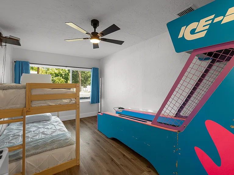 1527 N Center St — Photo 19