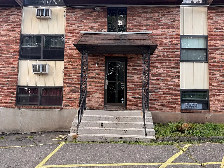 265 Burritt St #105 — Photo 17