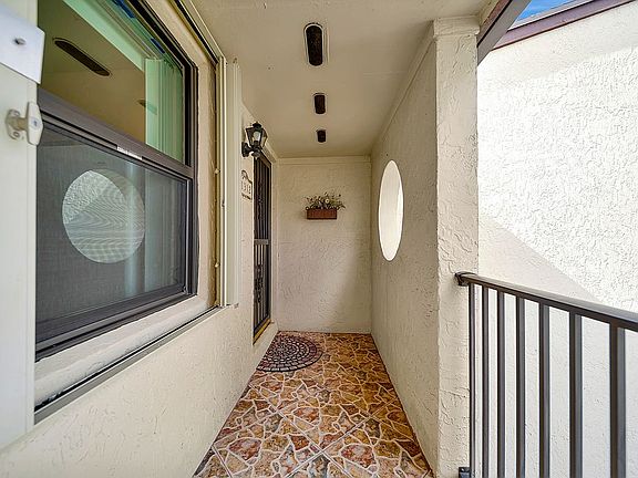 Front Patio (Entrance)