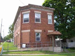 902 Gaines St, Davenport, IA