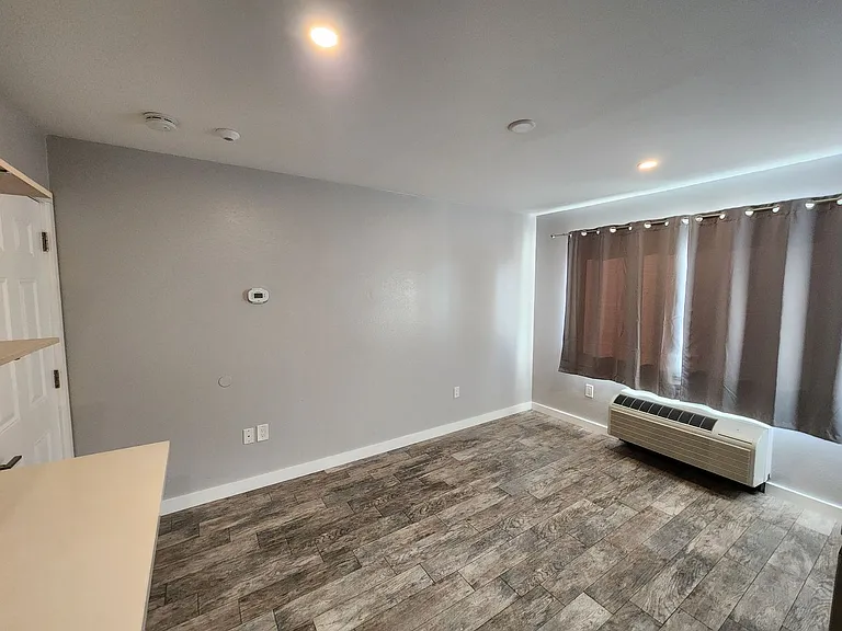 1315 Morena Blvd #9 — Photo 37
