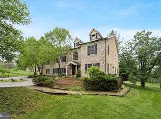 1 Dunminning Rd, Newtown Square, PA 19073