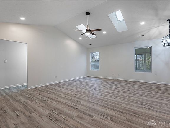 5th image of 184 Clara Dr