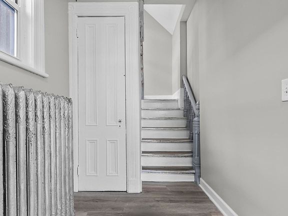 3rd image of 104 Buena Vista Ave APT 2