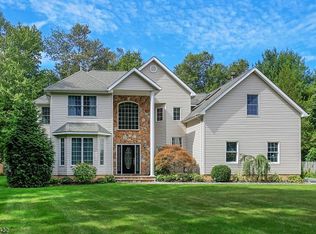 219 Bungalow Ter, Millington, NJ 07946