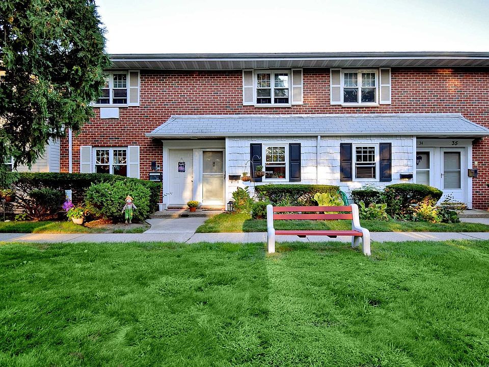 1st image of 7 Glen Hollow Dr APT B32