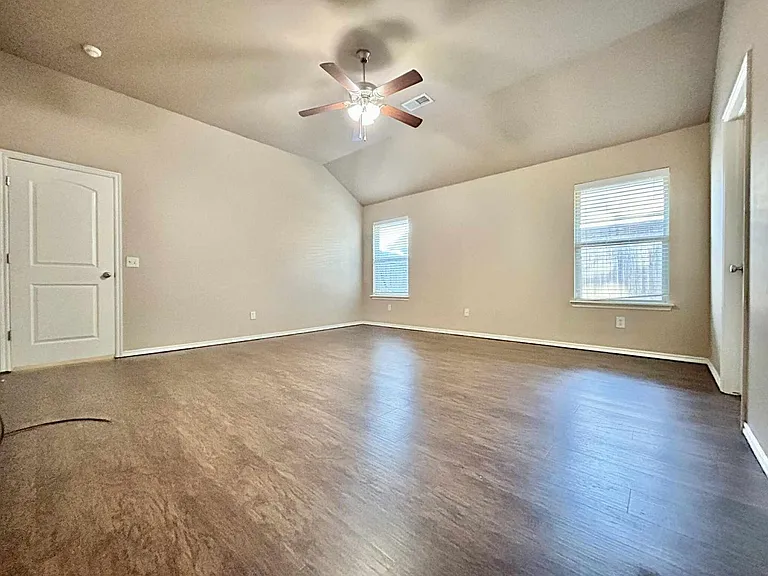 2222 Brook Dr — Photo 11