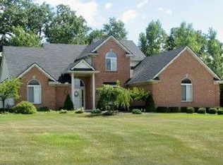 6542 Mayfair Ct, White Lake, MI