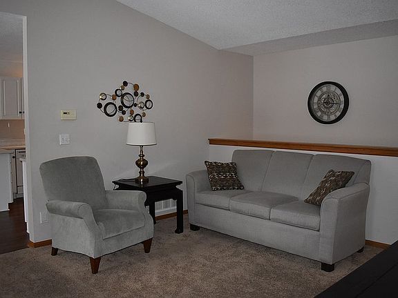 Living room (north)