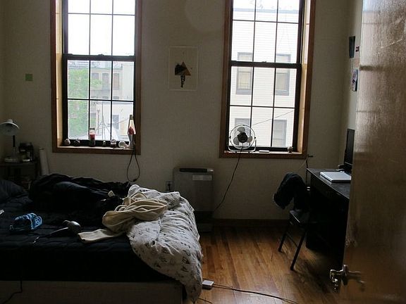 5th image of 304 Stanhope St #3F