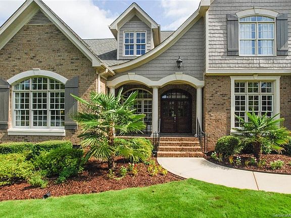 2nd image of 990 Wessington Manor Ln #70