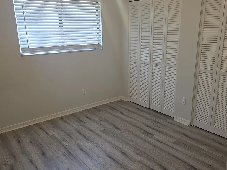85 Debarry Ave — Photo 6