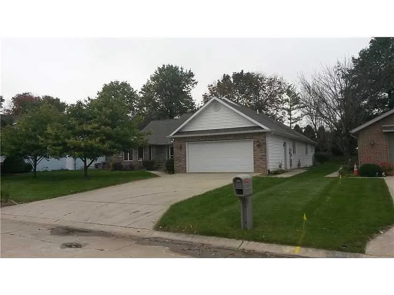 4318 W Friar Dr photo 1
