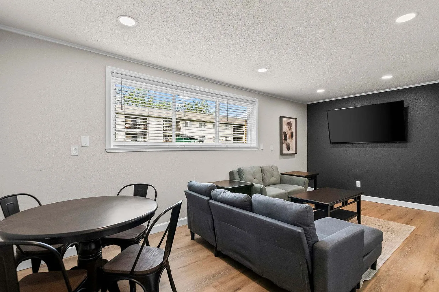 2 bed, 1.0 bath, 990 sqft, $2,447 — Photo 1