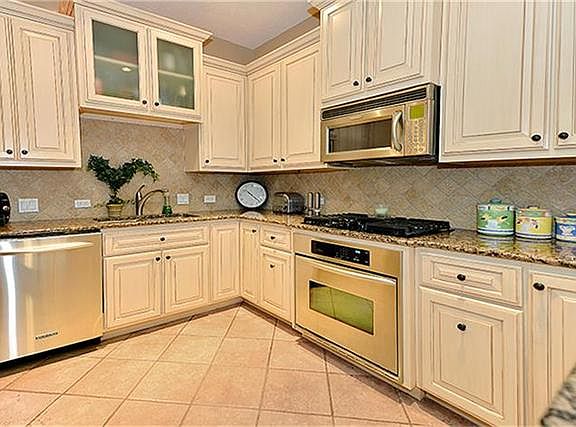 3rd image of 3 Waterway Ct APT 2D