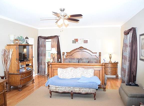 5th image of 5225 Jones Park Dr