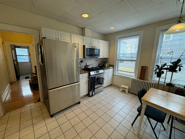 158 Pearl St #A, Malden, MA 02148