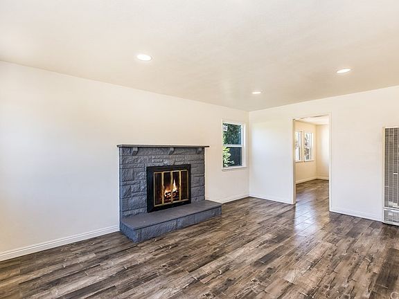 2nd image of 1057 E Lynwood Dr