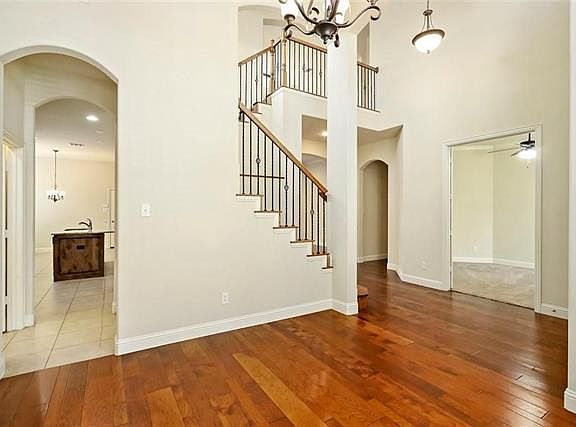 5th image of 15817 River Glen Dr