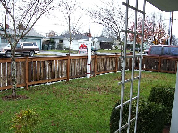 October 2006 Front yard