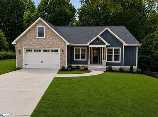 129 Faulkner Cir, Greer, SC 29651