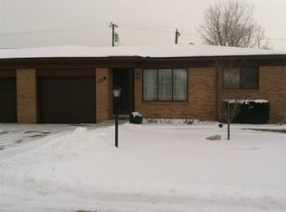 51122 Sarah Ct, Chesterfield, MI 48047